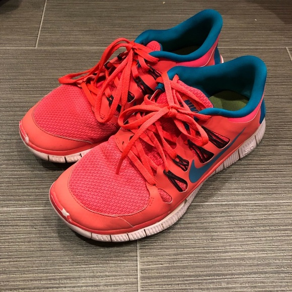 Nike Shoes - Nike Free 5.0